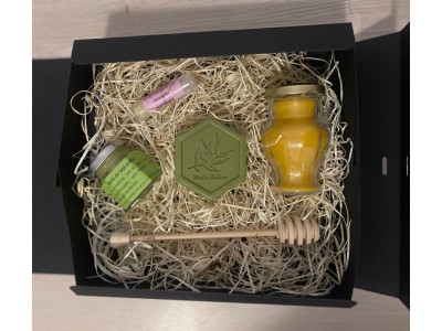 CADOU 3 cu produse apicole 22 X 22 cm