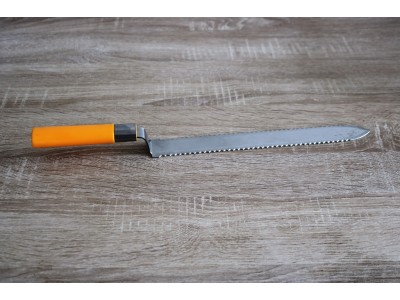 Cutit zimtat manual cu maner de plastic