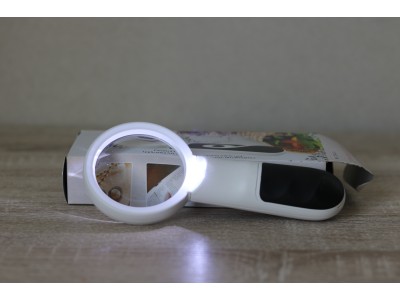 Lupa cu led